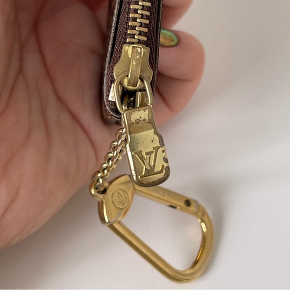 Louis Vuitton Damier Ebene key pouch - Picture 8 of 13